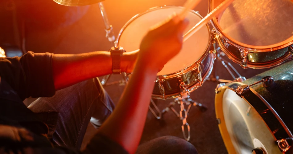 Best Nightlife in Bakersfield: Top Bars, Clubs & Late-Night Spots